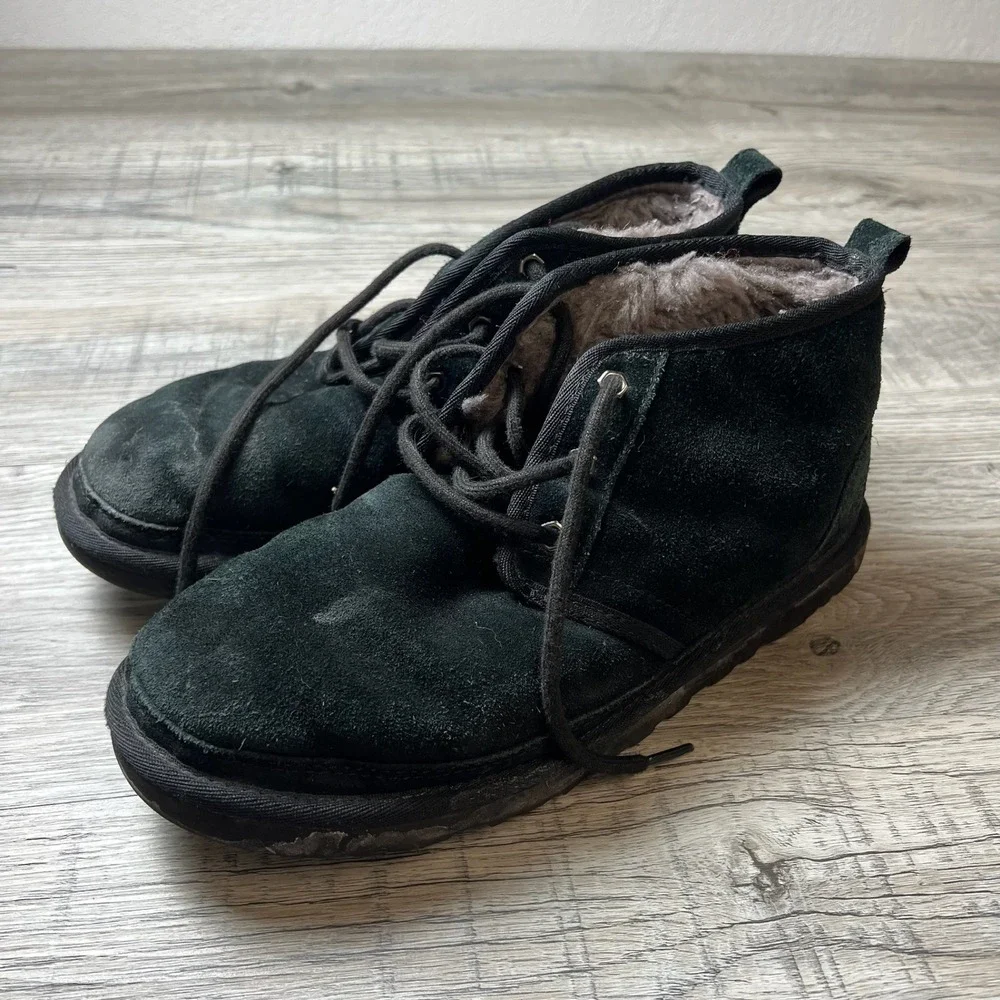 UGG Neumel Chukka Boot Mens 8 Black Suede Sheepskin Lined 3236 Lace Up Casual